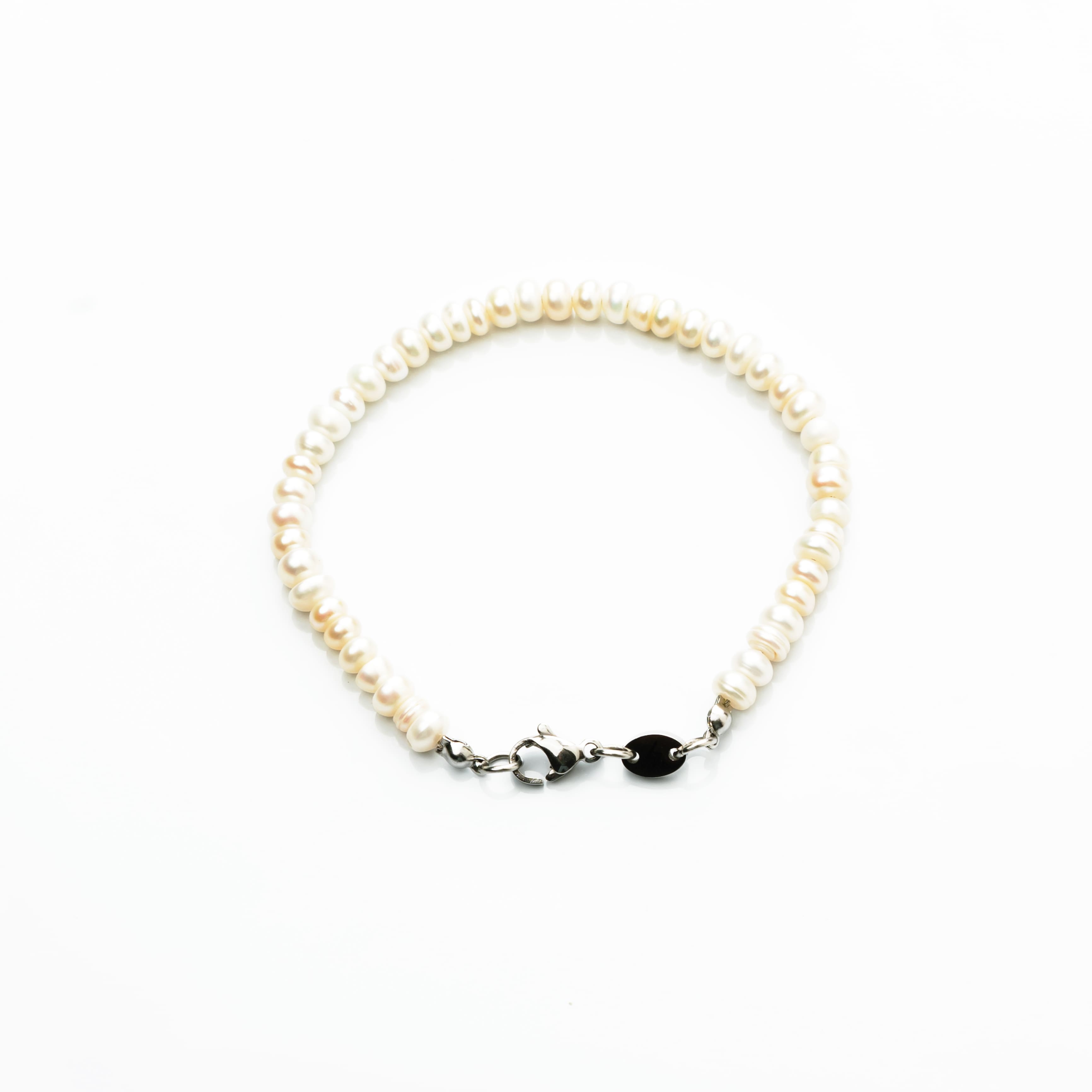 Moon Thread Pearl Bracelet