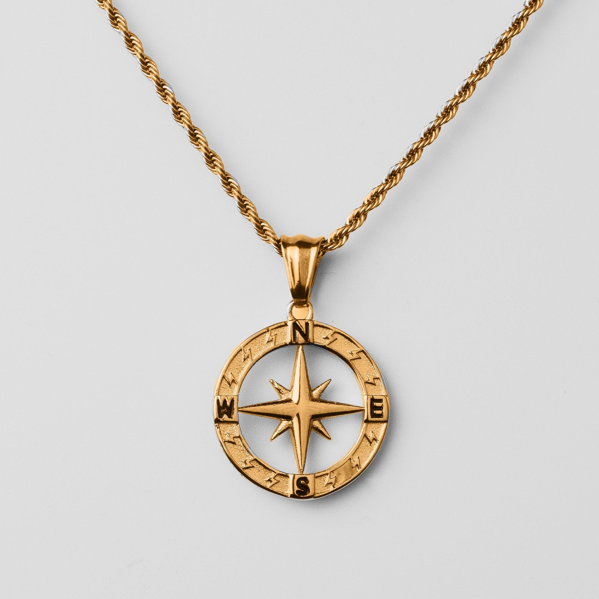 قلادة NSEW Vision (ذهبية)